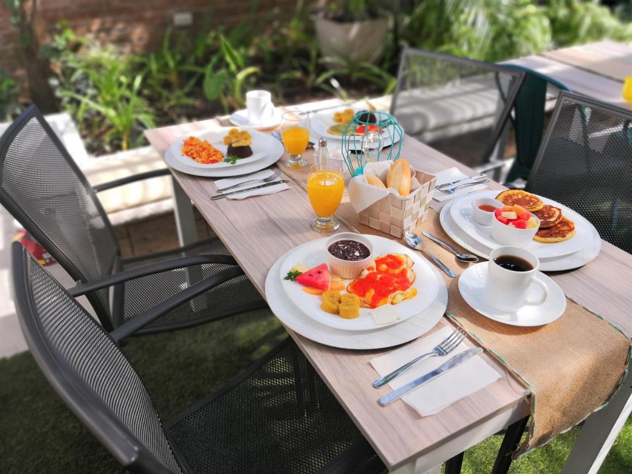 Meraki Boutique Hotel グアテマラシティ エクステリア 写真